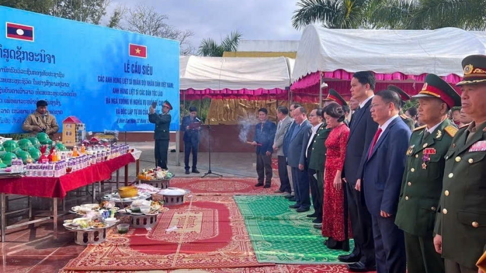 Commemoration of Vietnamese volunteer soldiers held in Laos